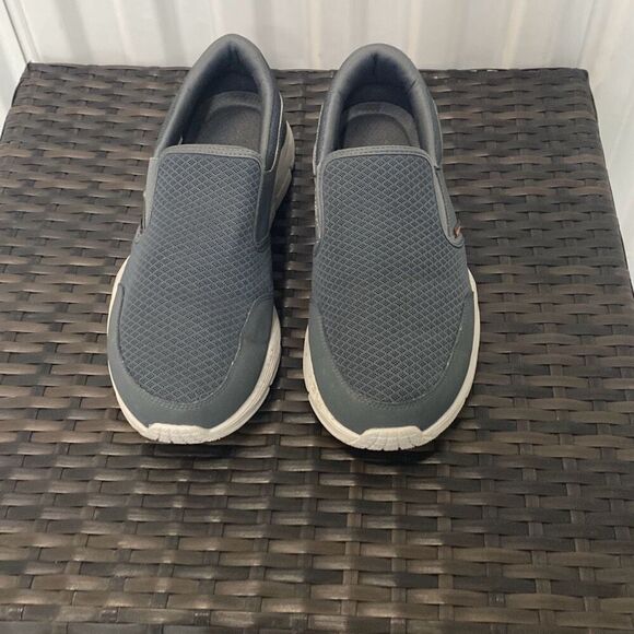 Sketchers sneakers men’s size 10 - Picture 2 of 9